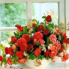 Схема вышивки «цветы в вазе»