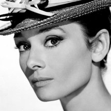 Схема вышивки «Одри Хепберн»