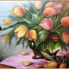 тюльпаны в вазе