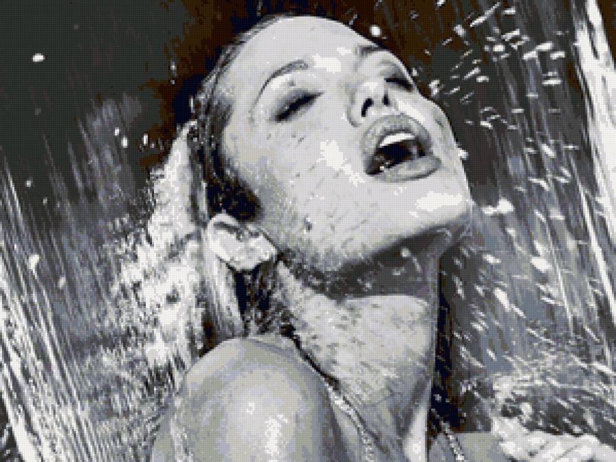 А. Джоли - вода, женщина, актриса - предпросмотр