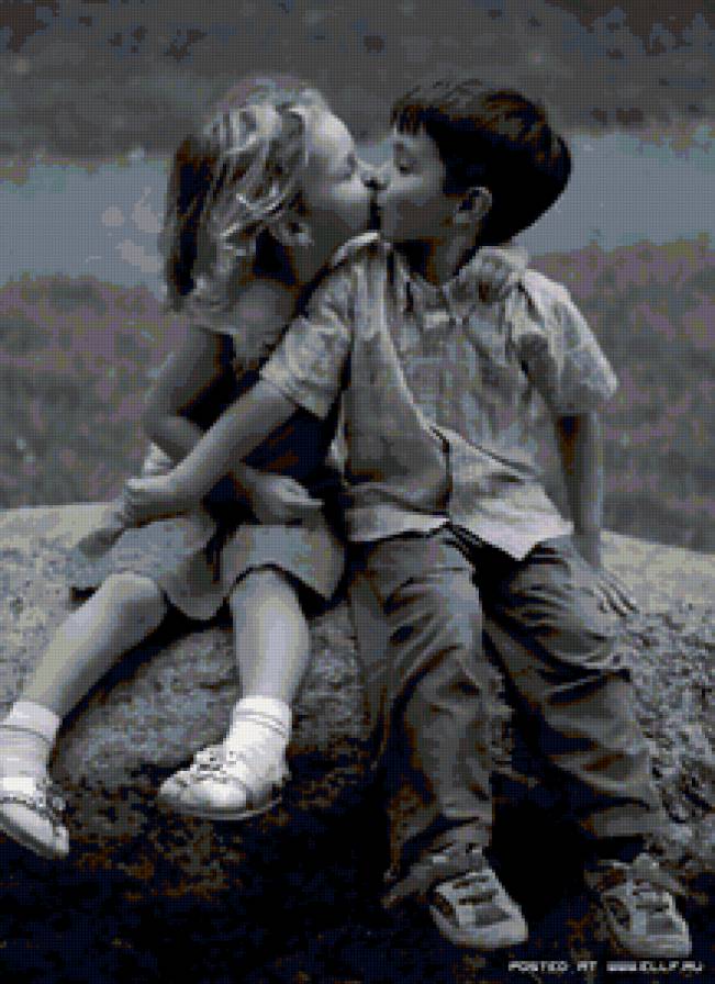 Первый поцелуй - романтика, двое, пара - предпросмотр