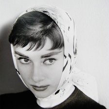 Схема вышивки «Одри Хепберн»