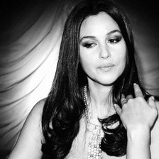 Схема вышивки «Моника Белучи»