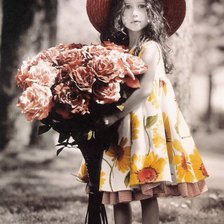 Девочка с букетом роз