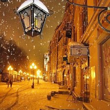 Уютная снежная улочка