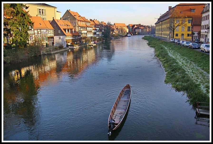 Лодочка - красота, лодка, река, городские пейзажи - оригинал