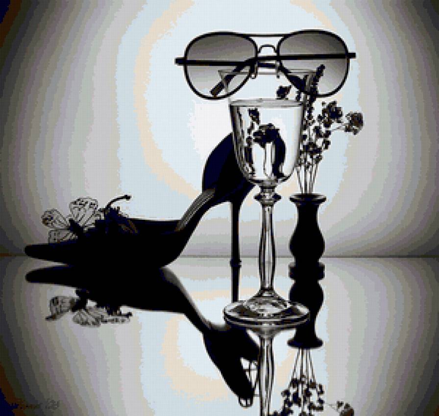 Серия "Черно-Белое" Гламур - гламур, бокал, черно-белая картинка, туфель - предпросмотр