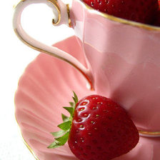 Схема вышивки «Клубника в чашке»