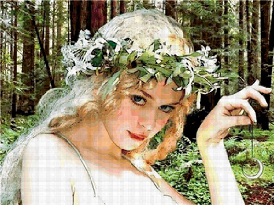 Девушка с венком на голове. - женская красота, венок, девушка, люди - предпросмотр