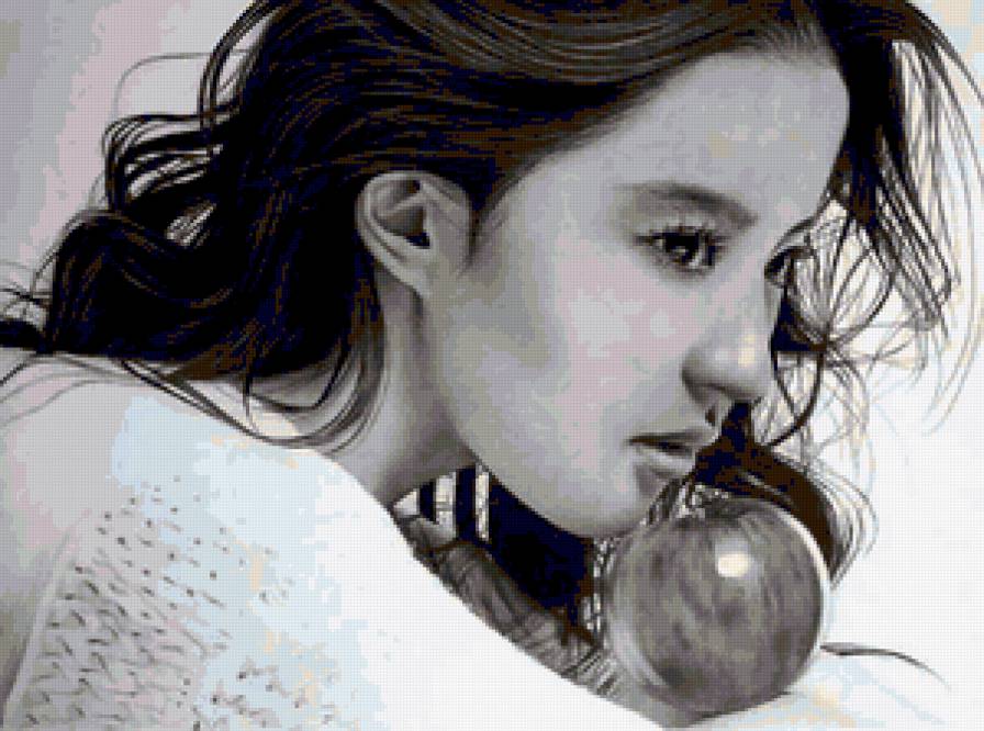 Девушка с яблоком. - девушка, люди, портрет - предпросмотр