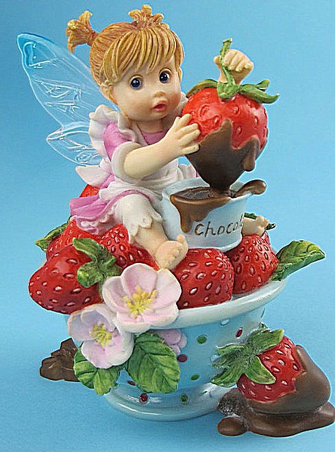 ФЕЯ с клубникой - фея, сказка, ягода, клубника - оригинал