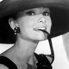 Схема вышивки «Одри Хепберн»