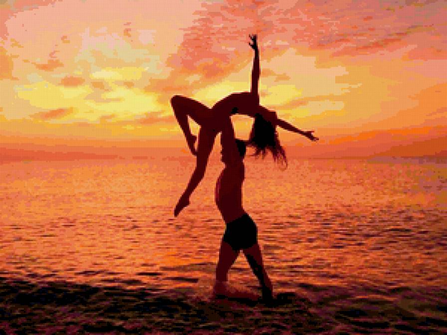 №243405 - счастье, море, пара, танец, закат - предпросмотр