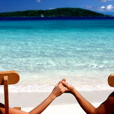 Двое на пляже