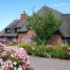 Схема вышивки «Красивый дом»