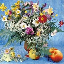 на голубом фоне