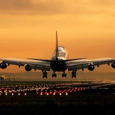 самолет на закате