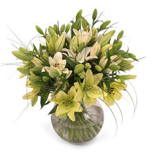 Схема вышивки «лилии в вазе»