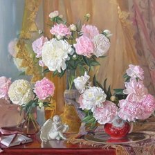 пионы на столе