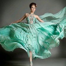 Схема вышивки «девушка в платье 3»