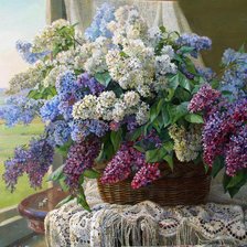 Сирень у окна