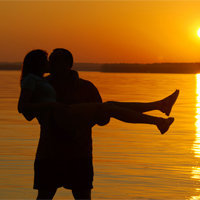 Схема вышивки «парень и девушка на море»