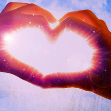 Схема вышивки «Сердечко из рук»