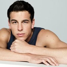 Марио Касас