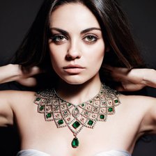 Схема вышивки «Мила Кунис»