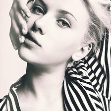 Схема вышивки «Скарлетт Йохансон»