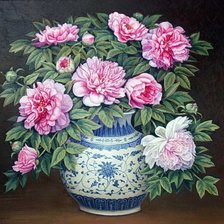 пионы в вазе