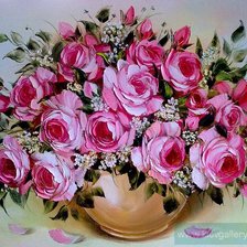 розы в вазе