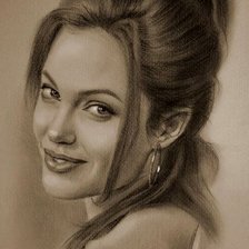 Анджелина Джоли