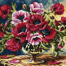 маки в вазе