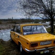 Схема вышивки «Жёлтые жигули»