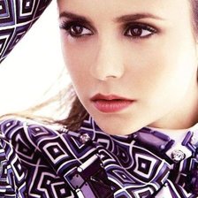 Схема вышивки «Нина Добрев»