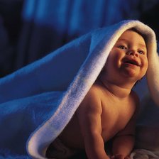 малыш под одеялом