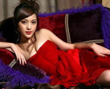 Схема вышивки «Дама в красном»