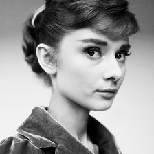 Схема вышивки «Одри Хепберн»