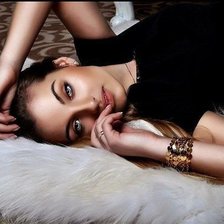 Схема вышивки «Девушка в постели»