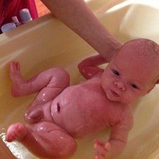 Купание младенца