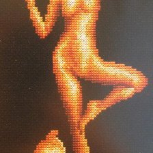 Схема вышивки «девушка с коброй.»