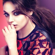 Схема вышивки «Мила Кунис»