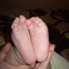 Схема вышивки «детские ножки»