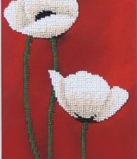 Схема вышивки «Белые маки на красном фоне»