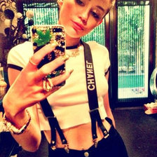 Схема вышивки «Майли Сайрус»