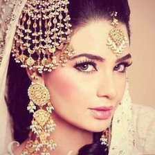 Схема вышивки «Девушка с украшениями»