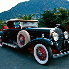 Схема вышивки «Ретро-автомобили Cadillac»