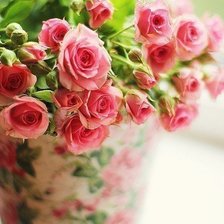 Схема вышивки «розы в ведре»