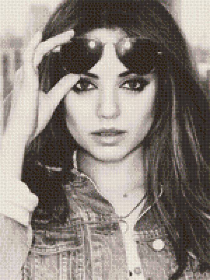 Мила Кунис - знаменитости - предпросмотр